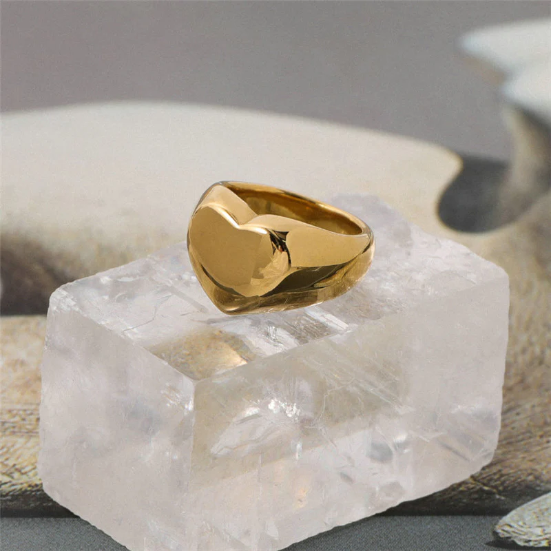 Love Affair Heart Ring - Image 5